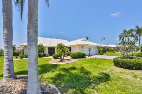 713 Elkhorn Rd, Ruskin, FL 33573-6420