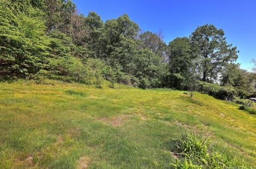 11 Buddington Rd, Huntington CT  06484-5306 exterior