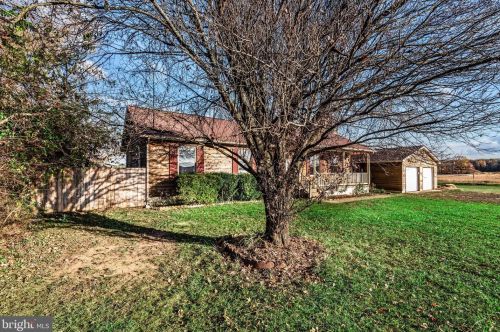 1729 Nottingham Dr, Fredericksburg VA  22408-9674 exterior