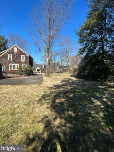 214 Sunnybrook Rd, Flourtown, PA 19031-1625