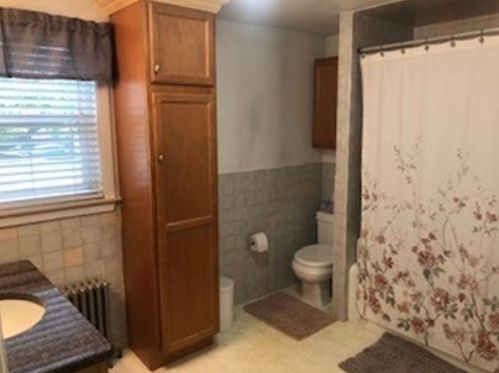 6 Winter Ave, Taunton MA 02780-1941 exterior