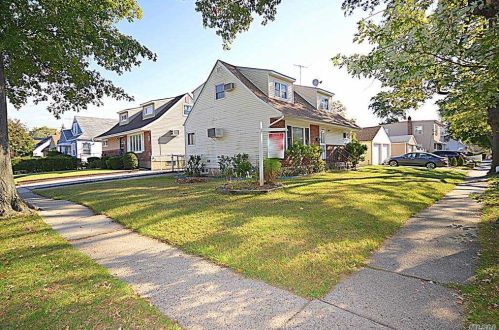 1606 Estelle Ave, Floral Park, NY 11003-2244