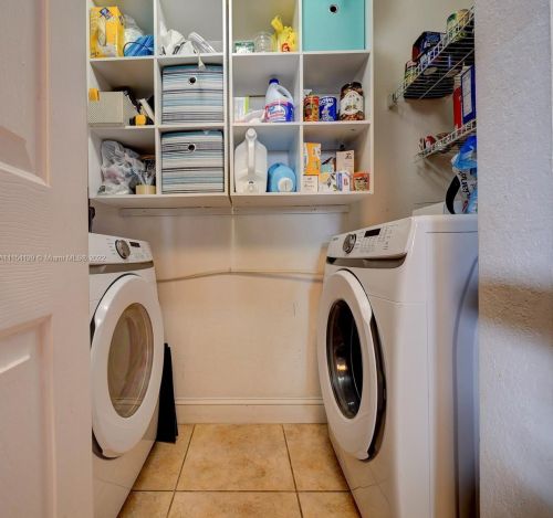 17845 74th Ct, Hialeah FL  33015-8441 exterior