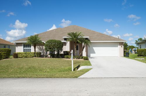 5805 Rose Petal Ct, Fort Pierce, FL 34986-4635