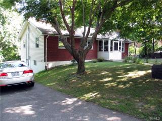 1832 Crompond Rd, Peekskill, NY 10566-4106