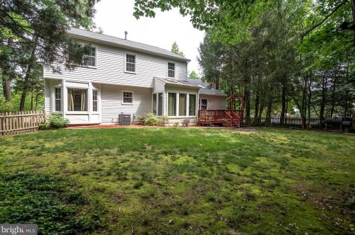 6104 Fox Point Rd, Fredericksburg VA  22407-8330 exterior