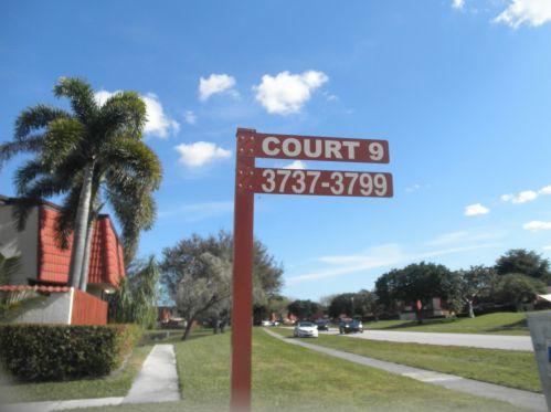 3751 Victoria Dr, West Palm Beach, FL 33406-4708