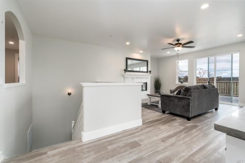 410 Tehuacan Rd, Ukiah CA  95482-2007 exterior