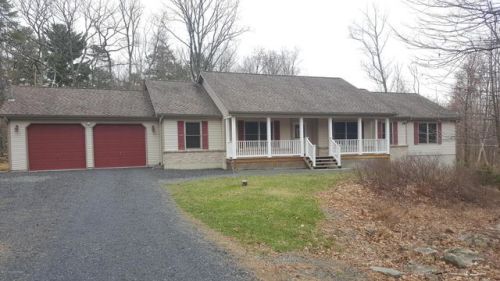 2380 Beartown Rd, Canadensis, PA 18325-7701