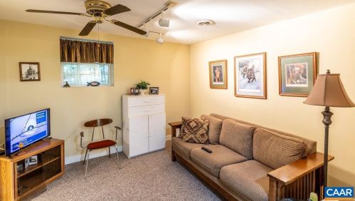 287 Jefferson Dr, Bybee VA 22963-3212 exterior