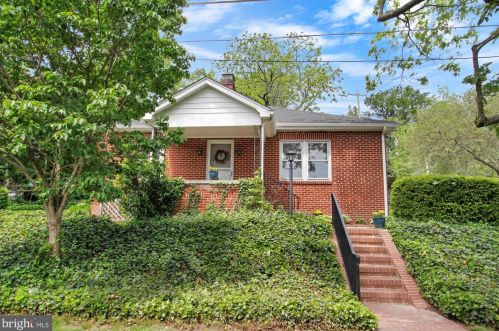 706 Middle St, Gettysburg, PA 17325-2420
