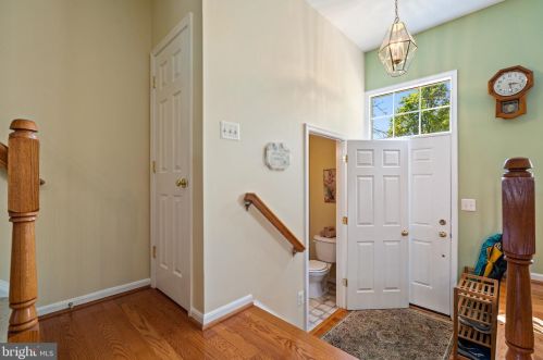 14238 Hunters Run Way, Gainesville VA  20155-4408 exterior