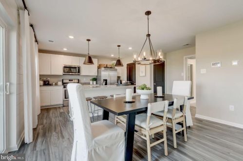 130 Winifred Dr, Hanover PA  17331 exterior