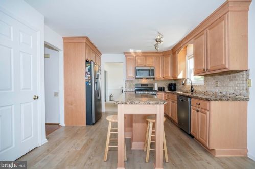 1 Glacier Ct, Bear DE  19701-1779 exterior