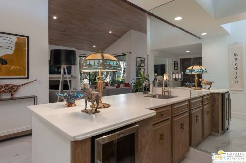 4 Vista Loma Dr, Rancho Mirage CA  92270-2959 exterior