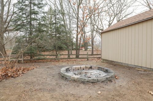 225 87 St, Kenosha WI 53142-2521 exterior