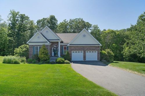 15 Hill Rd, Bloomfield, CT 06002-5016