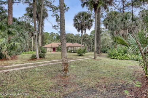2838 Long Lake Dr, Titusville, FL 32780-7543