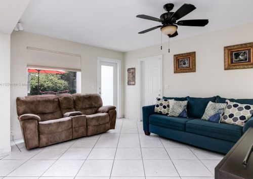 518 58th Ct, Hollywood FL  33023-1437 exterior