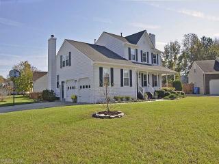 901 Country Trail Ct, Chesapeake, VA 23322-8847