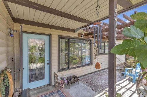 5716 Georgia Dr, North Highlands CA  95660-4725 exterior