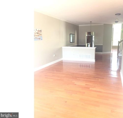 16 Lincoln Dr, Downingtown, PA 19335-5325