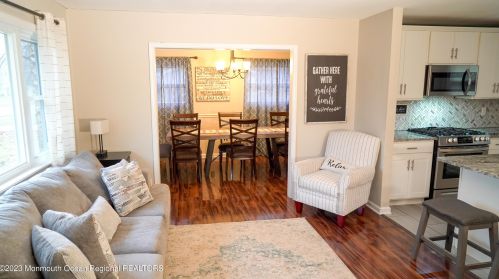 27 Castle Ave, Jackson Twp NJ  08527-2425 exterior