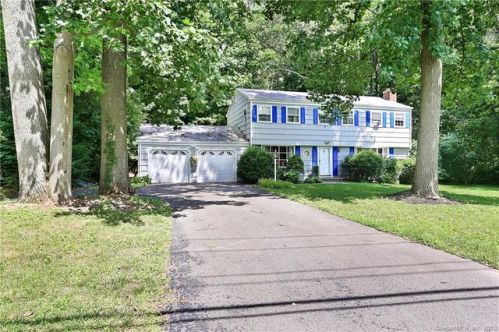 56 Canoe Brook Rd, Bridgeport, CT 06611-2104