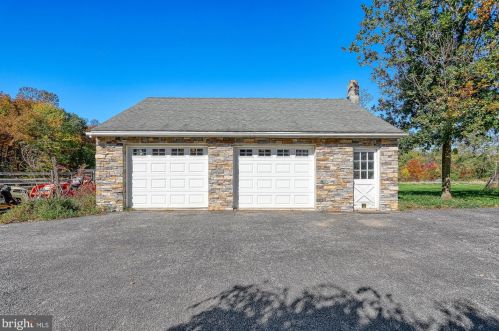 7455 Hillside Dr, Spring Grove PA  17362-8555 exterior
