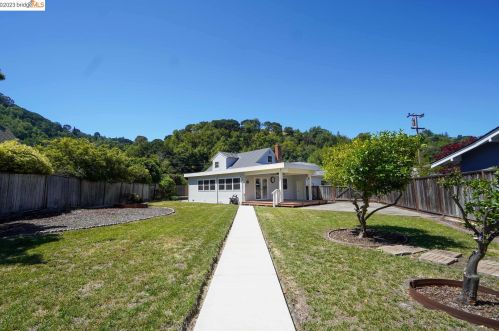 2322 Olinda Ct, Pinole CA  exterior