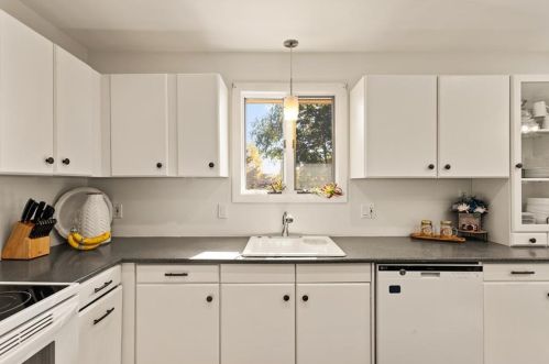 9 Noto Dr, North Providence RI  02904-2905 exterior