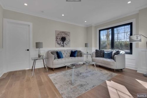 39 Pinehill Dr, Upper Saddle River NJ  07458-1927 exterior