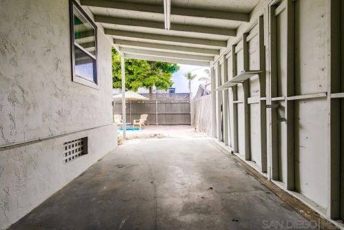 2070 Cable St, San Diego CA 92107-3313 exterior