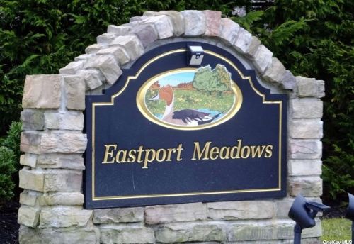 16 Meadow Way, Eastport, NY 11941-1343