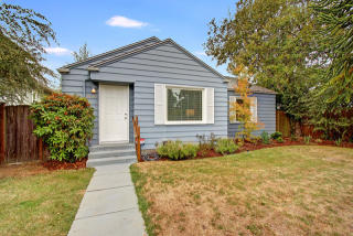 9507 Dayton Ave, Seattle, WA 98103-3125