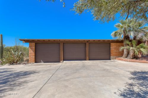 2106 Camino El Ganado, Tucson AZ  85718-4108 exterior