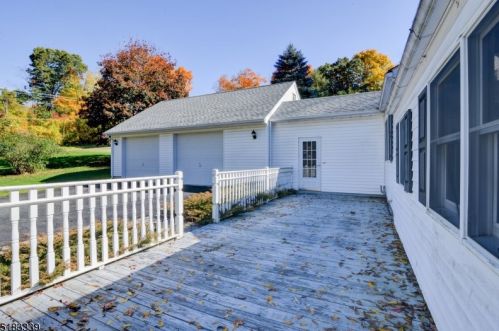 40 Lake Pochung Rd, Wantage NJ  07461-4126 exterior