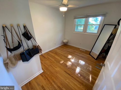 26 Auburn Dr, New Castle DE 19720-2305 exterior