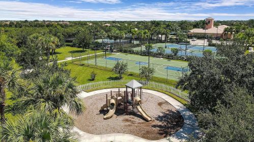 10422 Stratton Dr, Fort Pierce FL  34987-2318 exterior