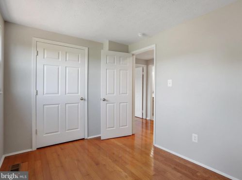 10624 Cavalcade St, Great Falls VA  22066-2427 exterior