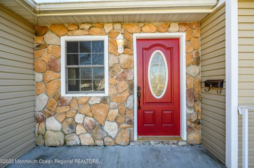 58 Richardson Ave, Tinton Falls, NJ 07724-1313