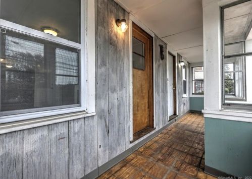 114 New Haven Ave, Derby CT 06418-2161 exterior