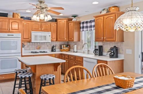 5924 Elderberry Dr, Orefield PA  18069-8811 exterior