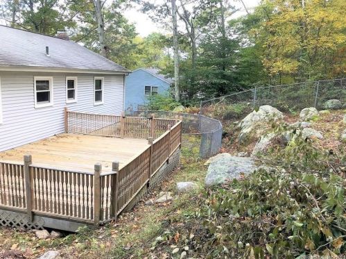 28 Devonshire Dr, Waterford, CT 06385-1702