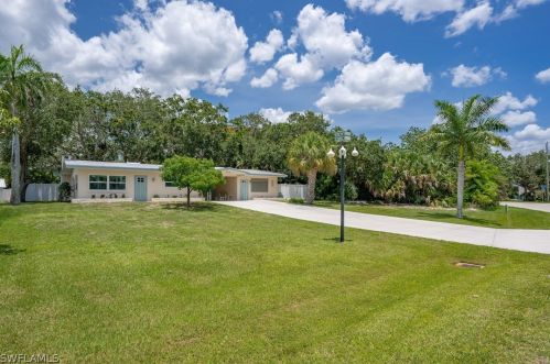 955 San Carlos Dr, Fort Myers Beach, FL 33931-2225