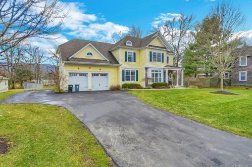 80 Mailler Ave, Cornwall, NY 12518-1337