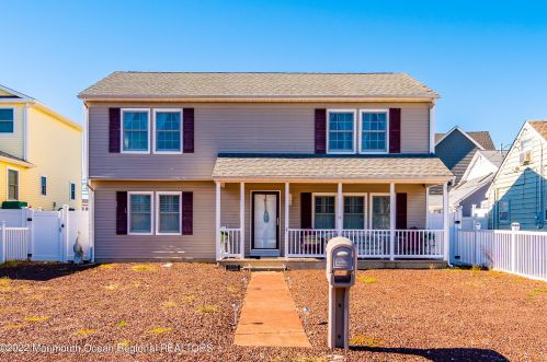 1955 Bay Blvd, Pelican Island, NJ 08751-1127