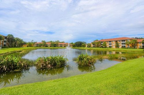 1840 Florida Club Cir, Naples FL  34112-8705 exterior