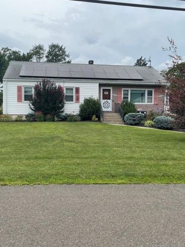 24 Coe Ln, Ansonia, CT 06401-3301