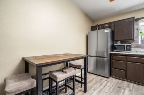 593 Award Dr, Colton CA 92324-2674 exterior